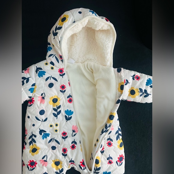 Waterproof footless thick fleece and sherpa lined one piece puffer for baby - Picture 2 of 3
